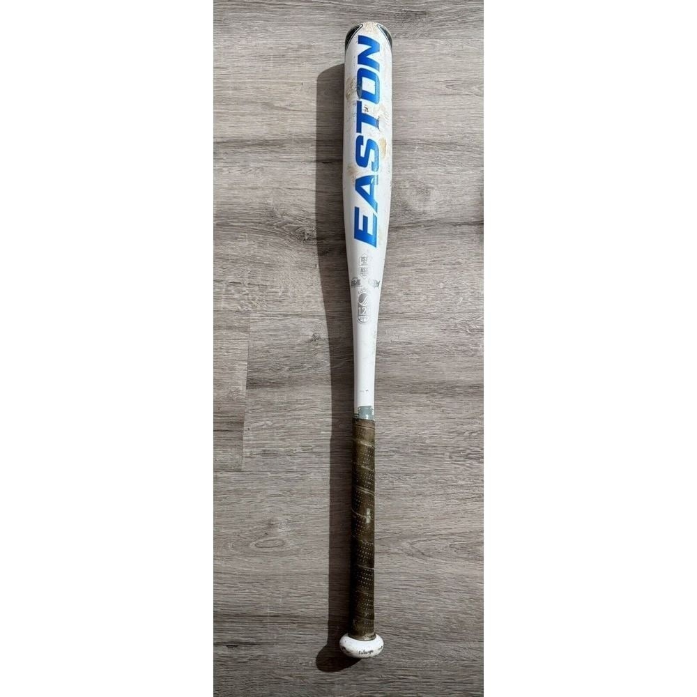 Easton Ghost-11  Fastpitch Softball Bat 27"/16oz FP20GHY11 Pre‎ Owned